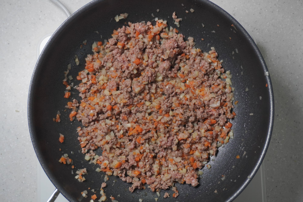 채소와 고기 볶기