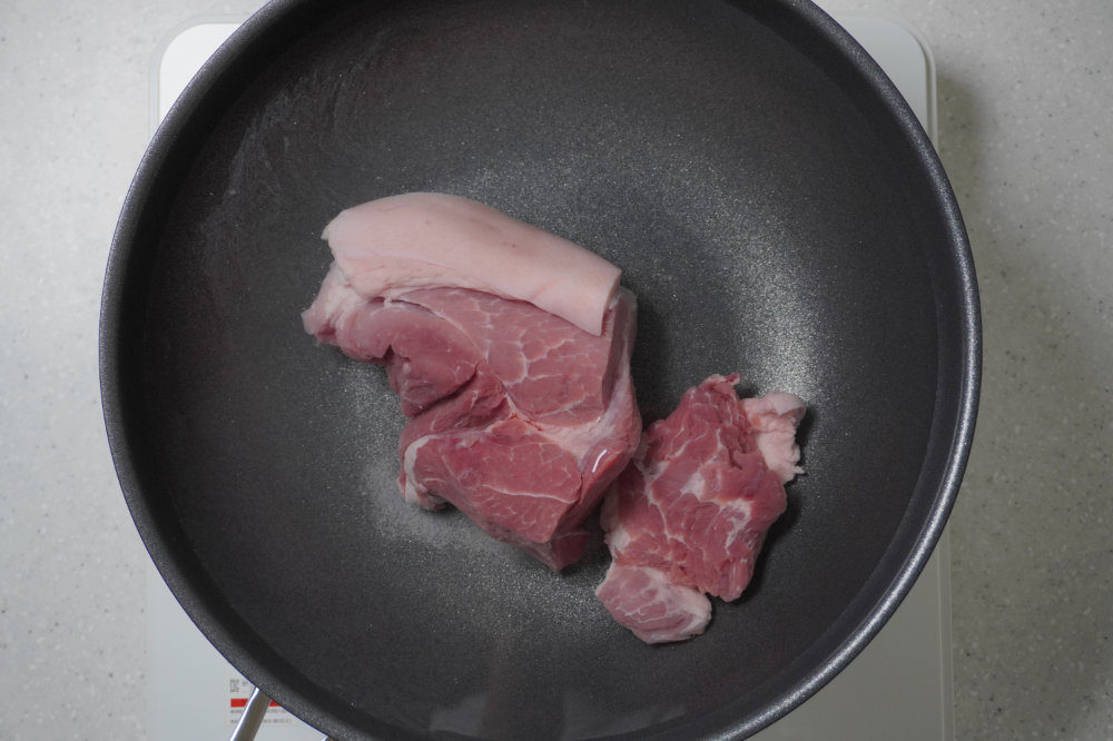 고기 넣고 끓이기