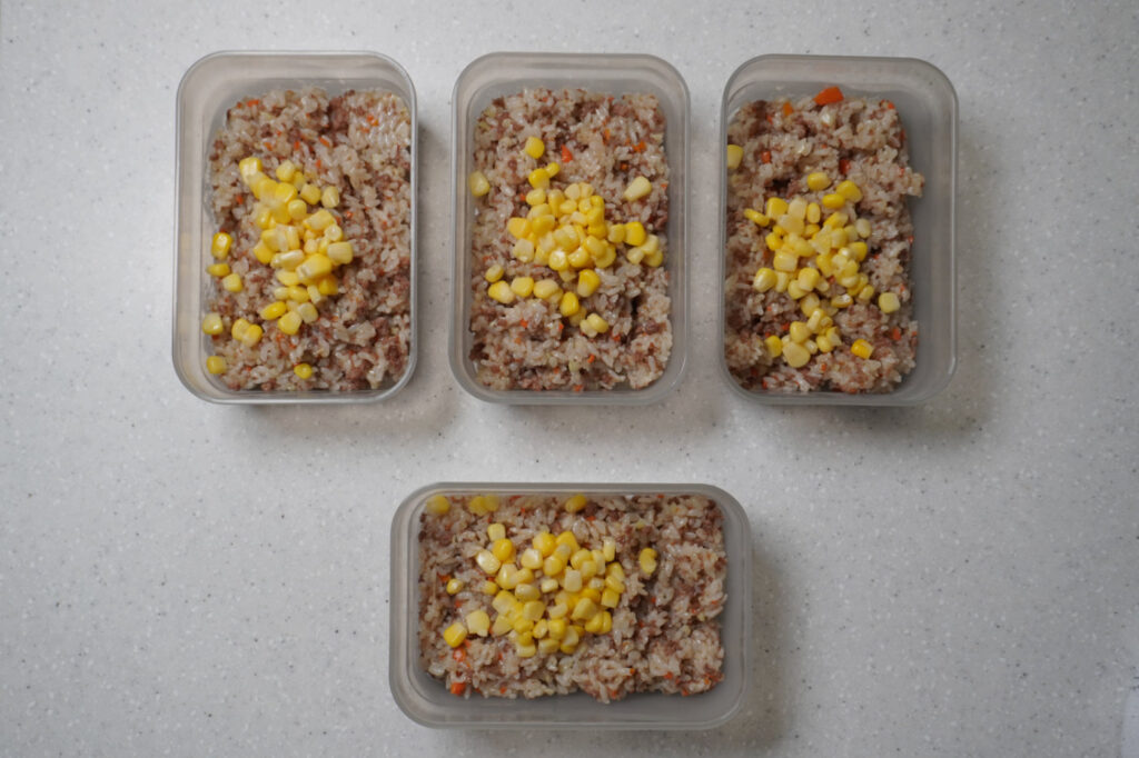 볶음밥 소분해서 담기